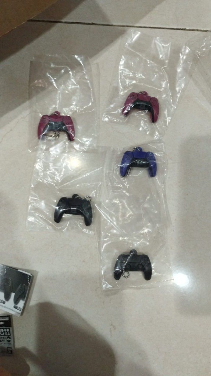 Dualsense Keychain Gashapon