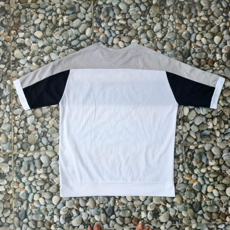 Kaos ELOQ Korea Colorblock Oversize – Size XL – Preloved