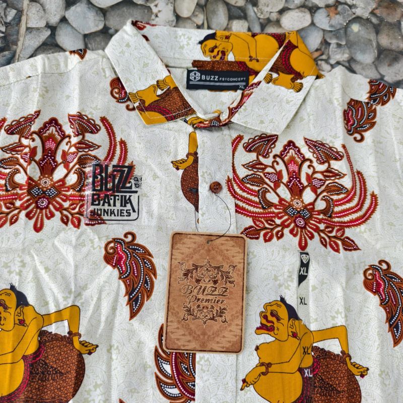 Buzz Batik Junkies Kemeja Batik Wayang Lengan Panjang Cream Motif Eksklusif Size XL