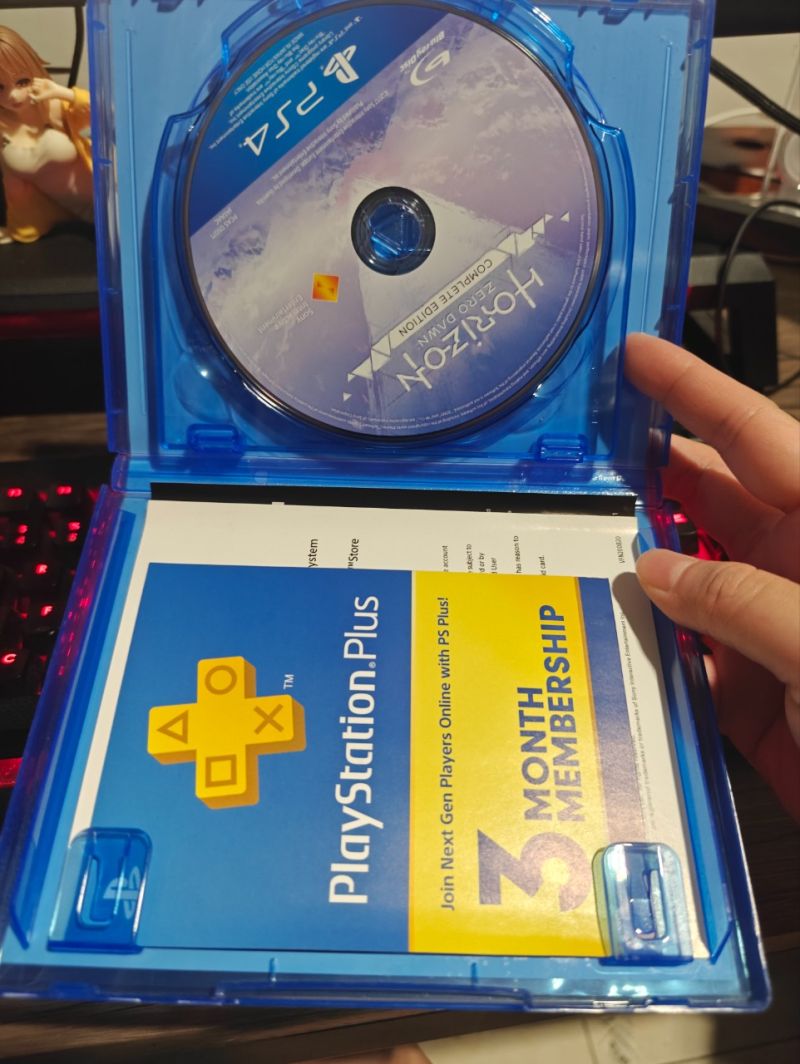 PS4 Game Bundle God of War dan Horizon Zero Dawn