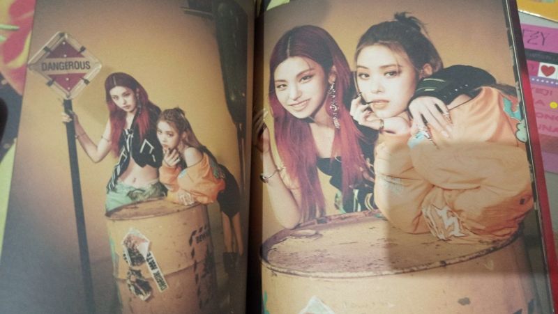 Album ITZY - Guess Who