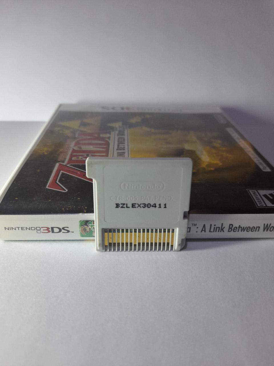 The Legend of Zelda - A Link Between Worlds - USA Second atau Bekas [Game Nintendo 3DS]