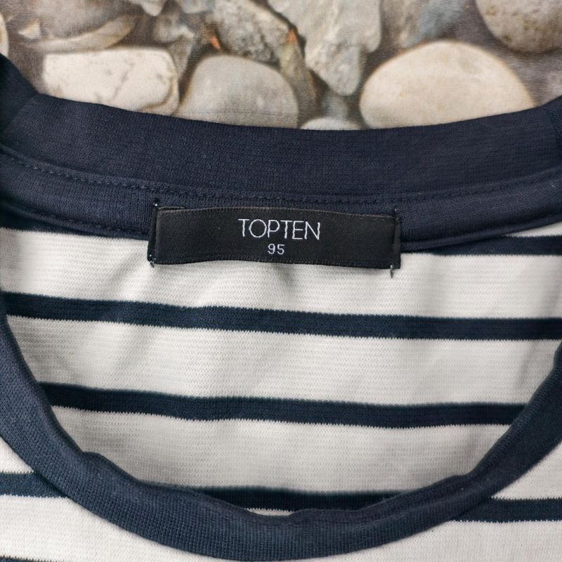 Kaos TOPTEN Stripe Hitam Putih Size 95 (Fit M-L) – Preloved