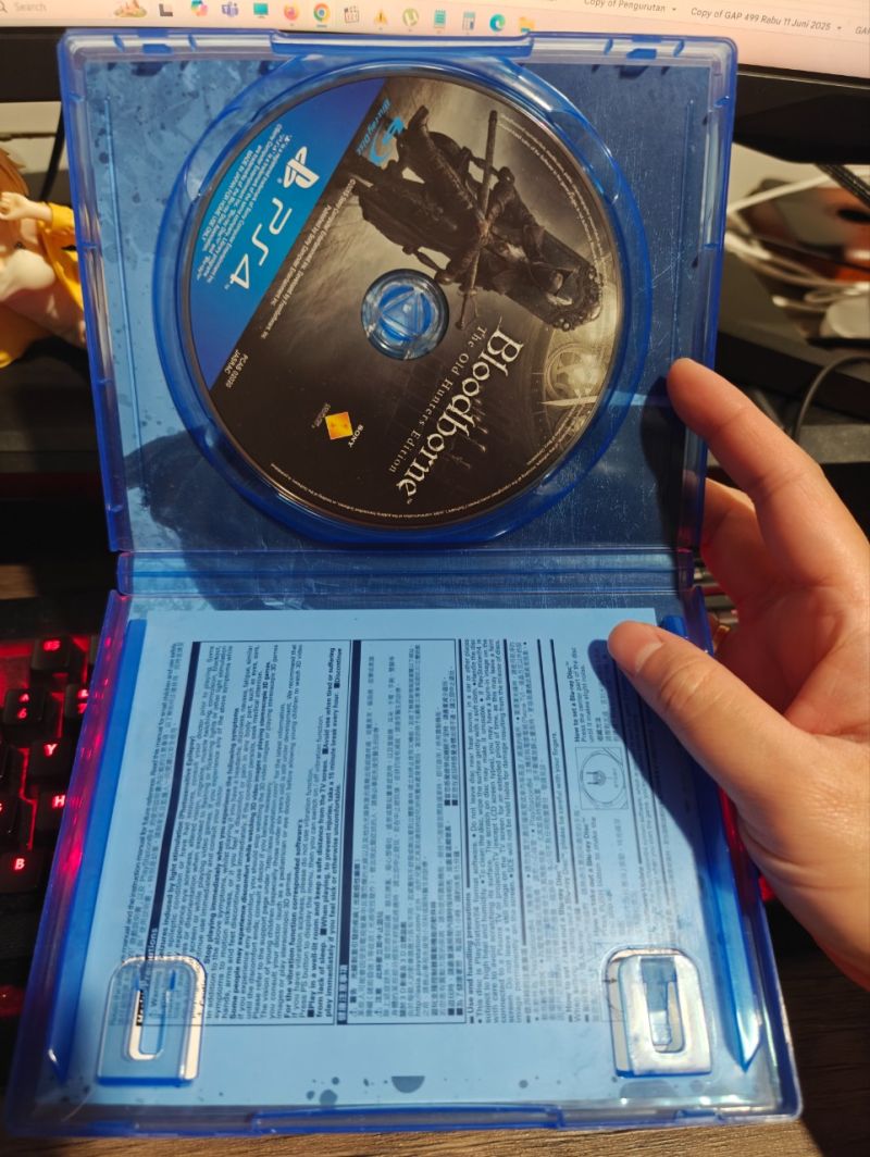 PS4 Game Bloodborne Old Hunter