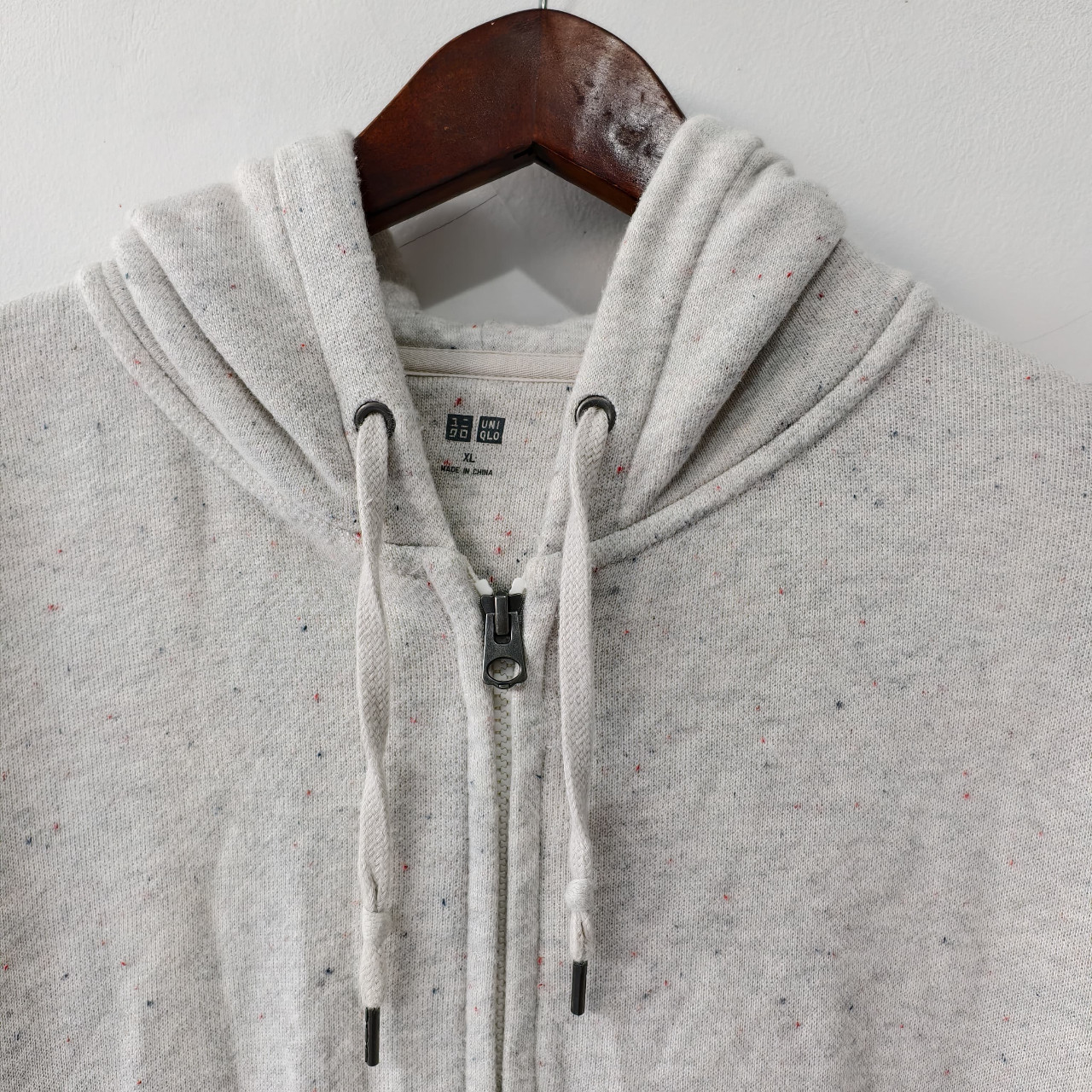ZIP HOODIE UNIQLO - Putih Misty Oreo - size L
