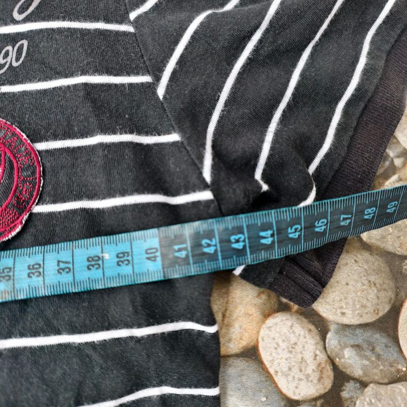 Polo Shirt Hitam Stripes Heritage – Size M