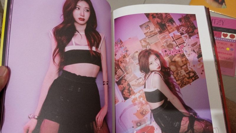 Album ITZY - Guess Who