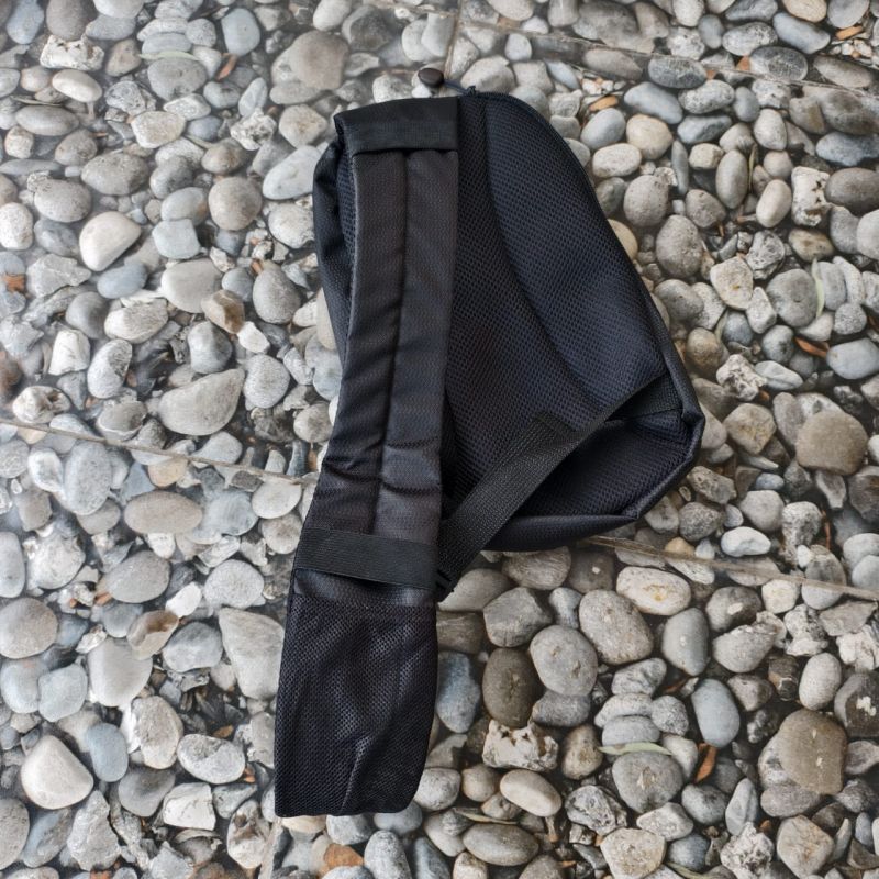 Tas Pinggang Hitam Simple – Model kasual, cocok untuk harian & traveling