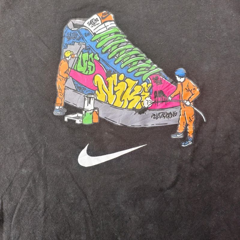NIKE TEE – Graffiti Sneaker Art