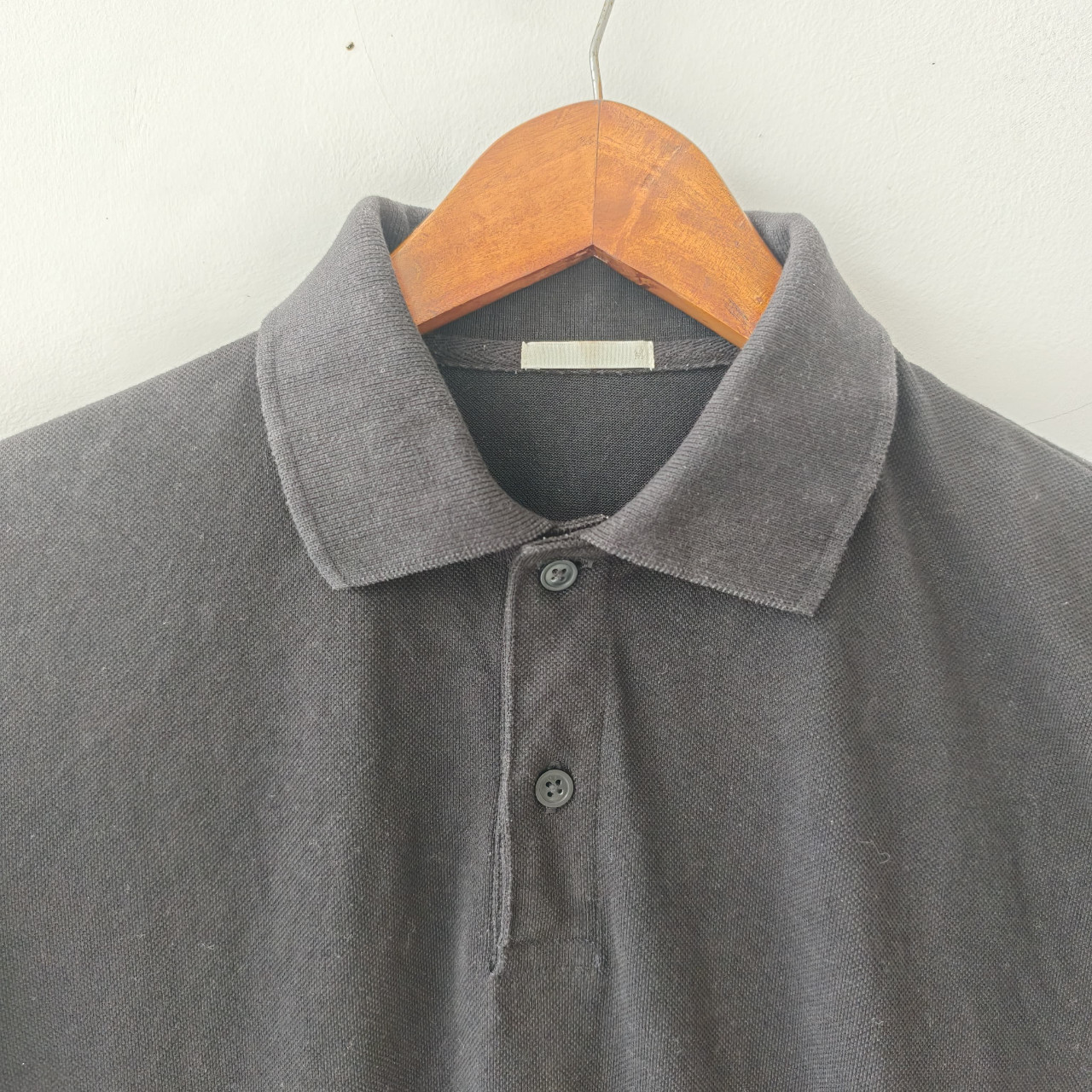 UNIQLO GU KAOS Kerah Polo Hitam